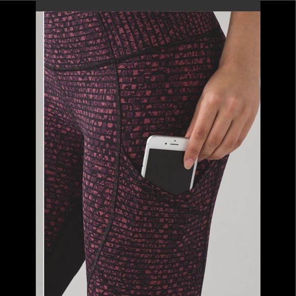 NWT Lululemon Outrun Crop - Picture 3 of 16